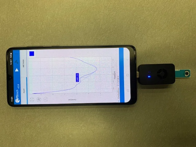 Akıllı telefona bağlı taşınabilir elektrokimyasal ölçüm cihazı